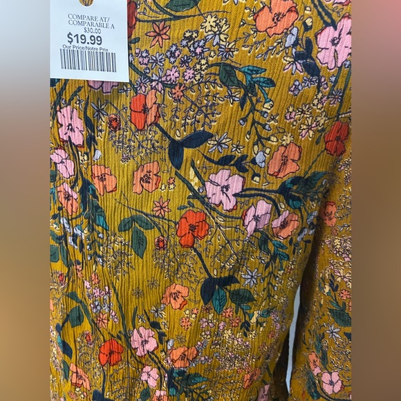 Adorable BoHo Blouse - Picture 2 of 5